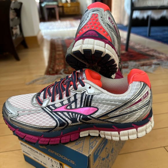 New BROOKS ADRENALINE GTS 14 size 7,5 - Picture 1 of 13